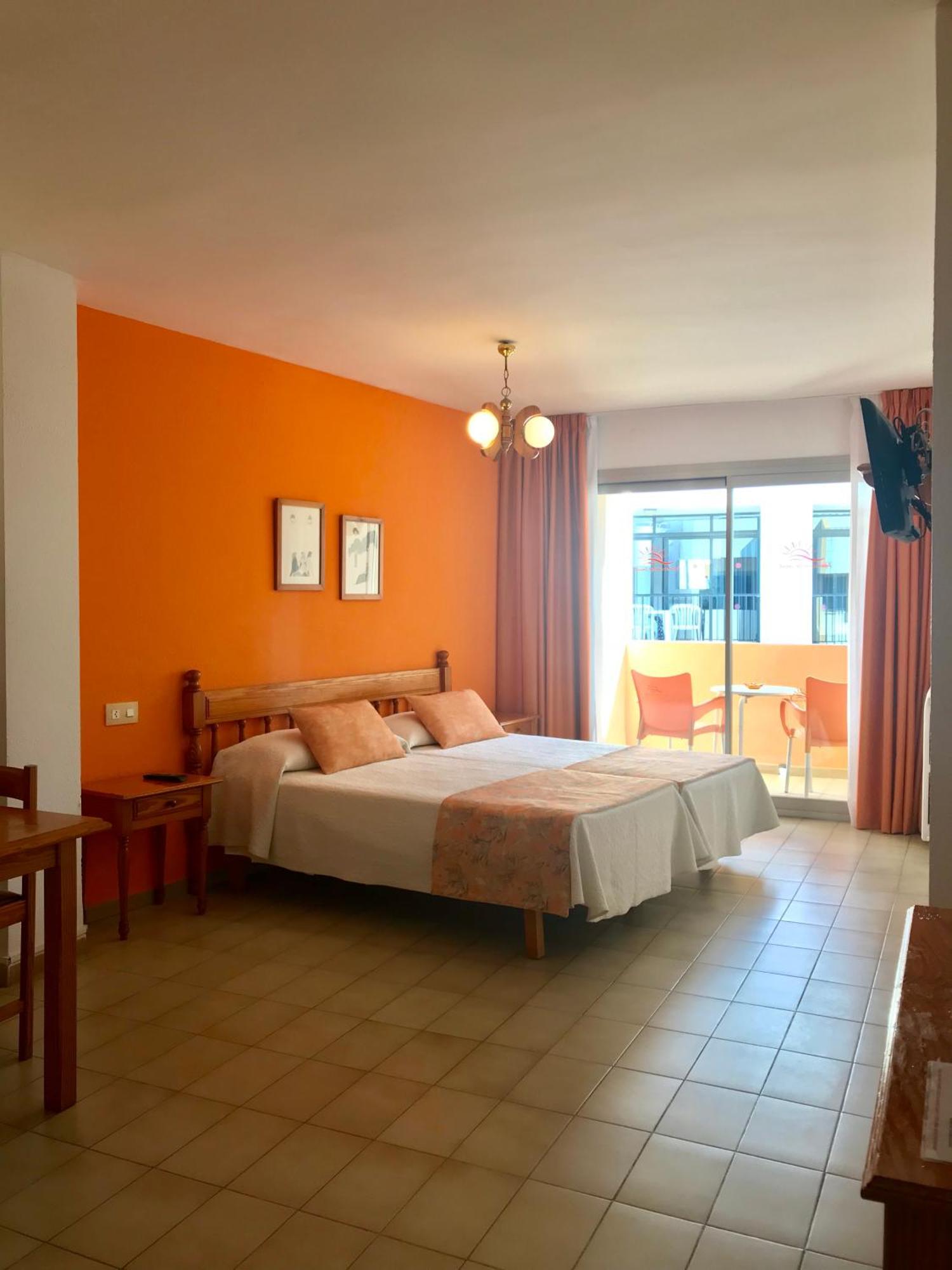 Apartamentos Jovial Sant Antoni de Portmany Exterior foto