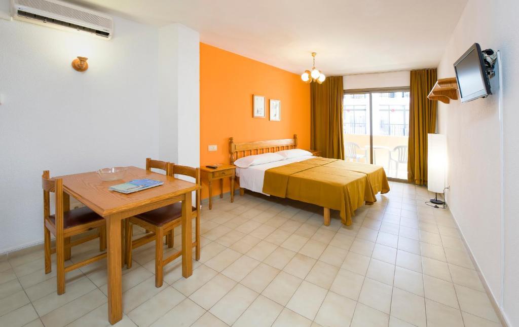 Apartamentos Jovial Sant Antoni de Portmany Exterior foto